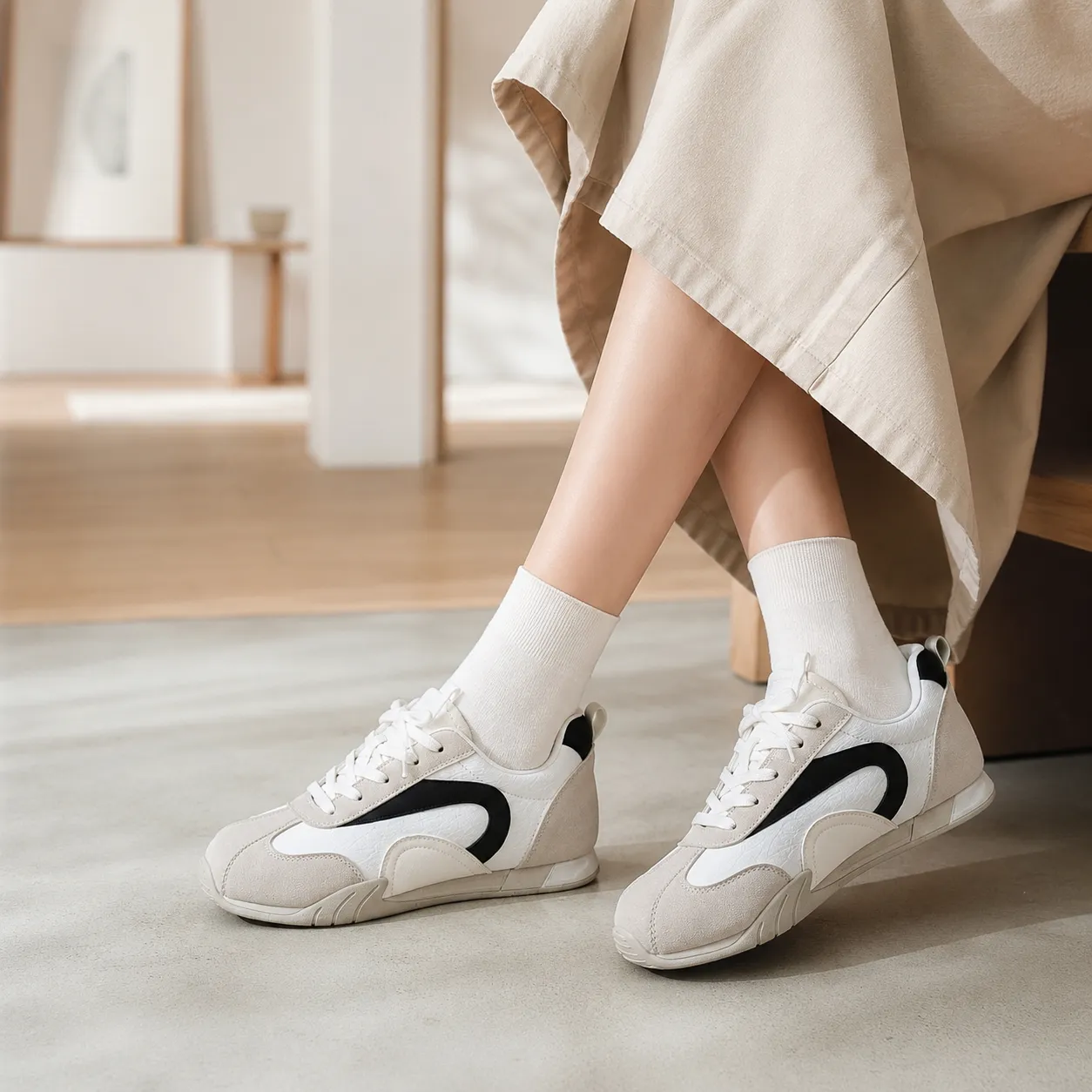 Women's Off-White Retro Low-Profile Sneakers – Suede Patchwork Casual Walking Shoes X2615